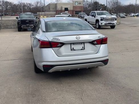 Used 2024 Nissan Altima 2.5 SV image 7