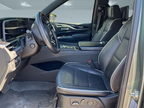 Used 2024 Cadillac Escalade Sport w/ LPO, ONYX Package AWD/4WD image 3