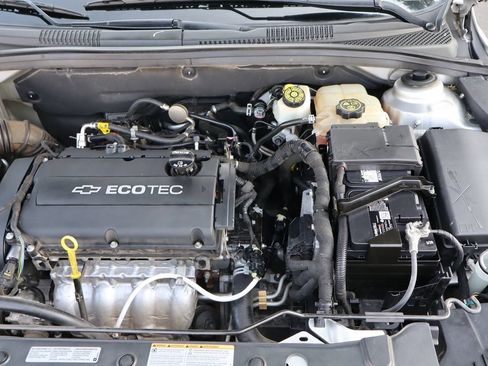 Used 2016 Chevrolet Cruze LS FWD image 38