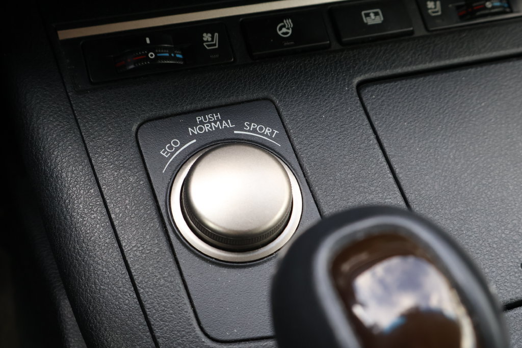 Used 2014 Lexus ES 350 w/ Ultra Luxury Package FWD image 26