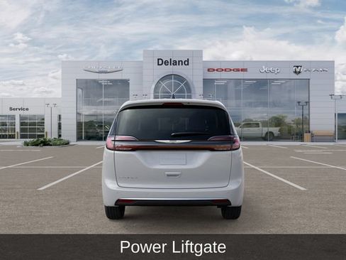 New 2026 Chrysler Pacifica Select FWD image 8