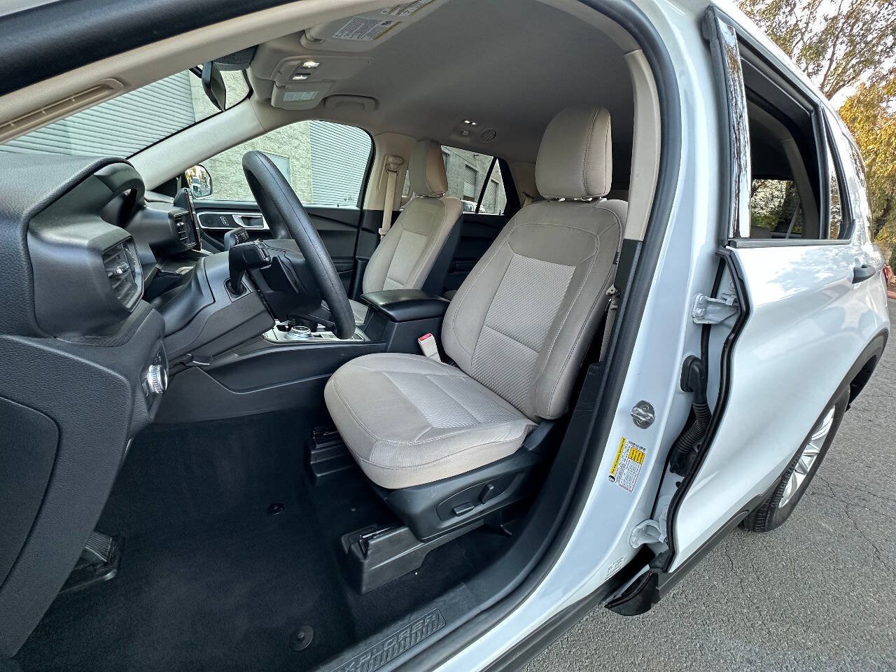 Used 2020 Ford Explorer 2WD image 25