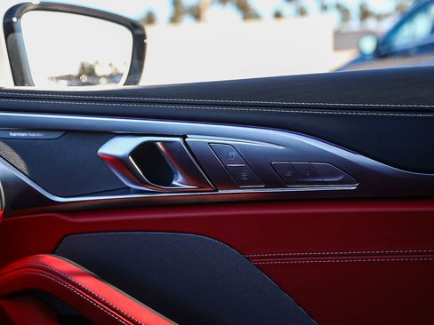 Used 2025 BMW 840i Convertible w/ Comfort Seating Package image 21