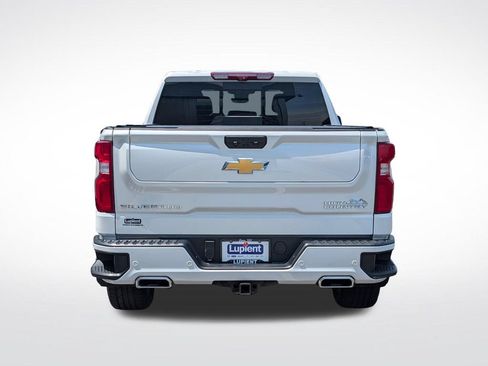 Used 2022 Chevrolet Silverado 1500 High Country w/ High Country Premium Package AWD/4WD image 4