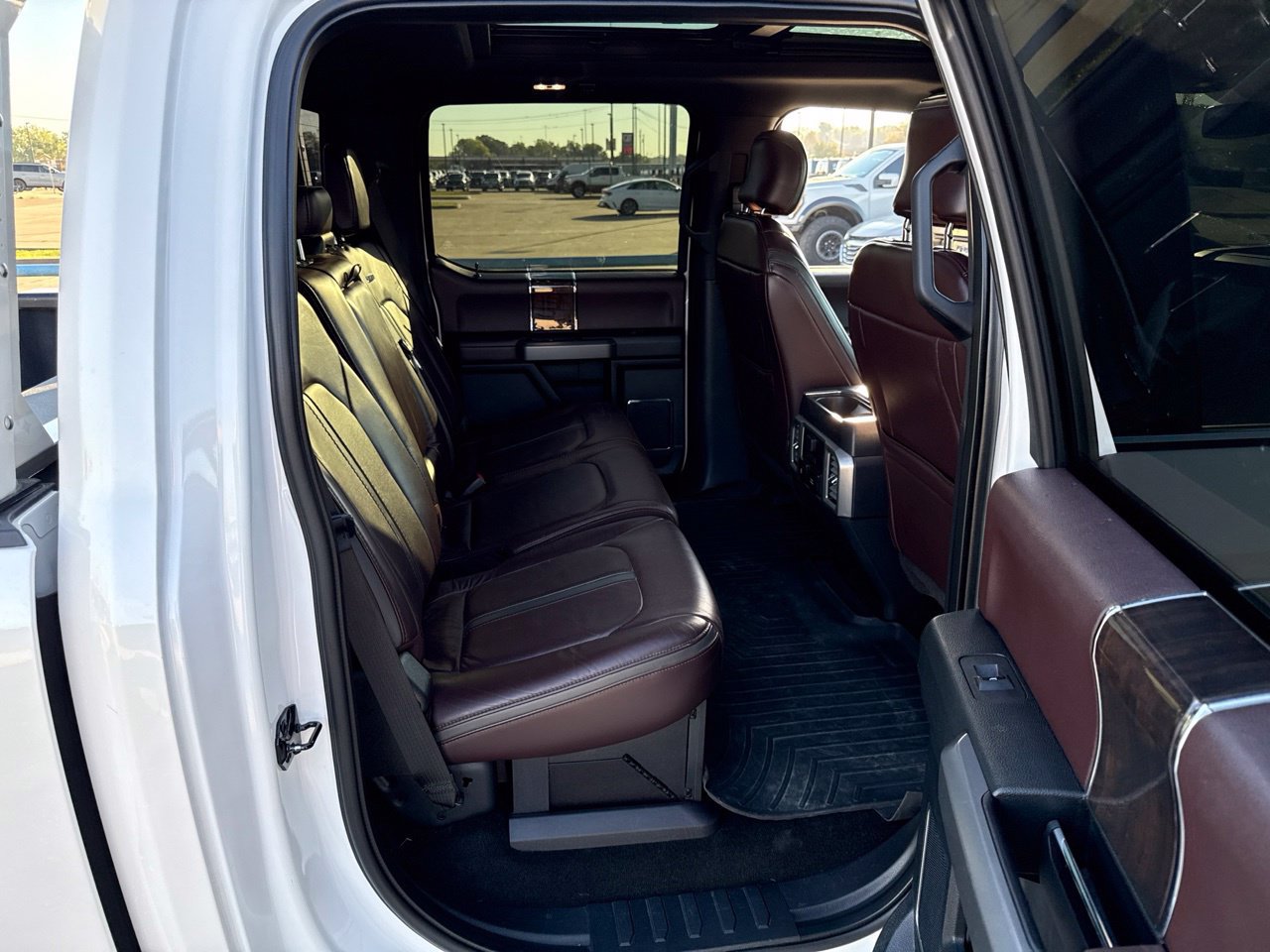 Used 2017 Ford F350 Platinum w/ Platinum Ultimate Package RWD image 11