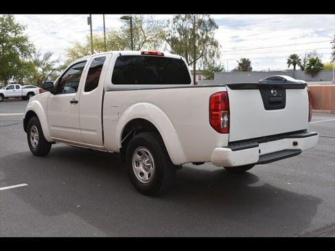Used 2019 Nissan Frontier S image 6