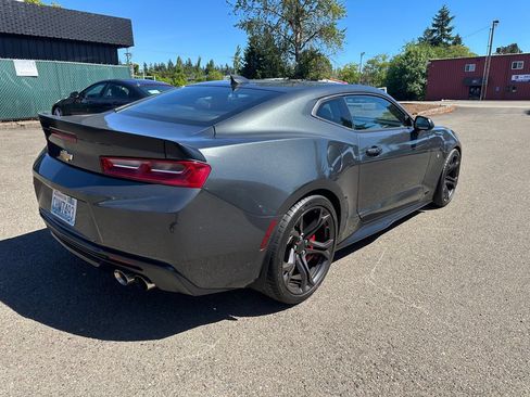 Used 2018 Chevrolet Camaro SS RWD image 5
