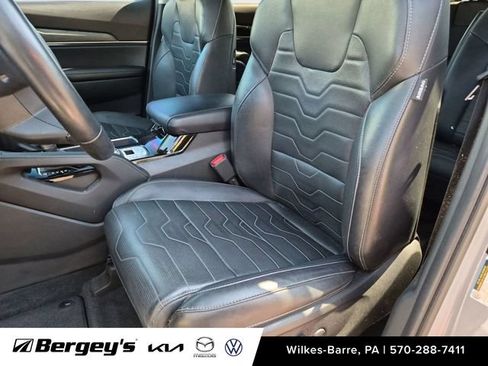 Used 2022 Kia Telluride SX w/ SX Prestige Package AWD/4WD image 12