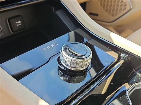 Used 2023 Jeep Grand Cherokee L Limited w/ Luxury Tech Group II image 9