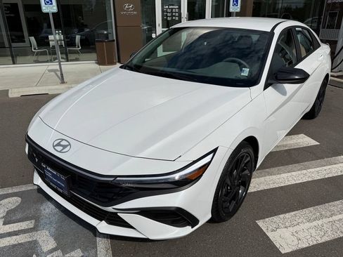 Certified 2026 Hyundai Elantra Sport FWD image 9