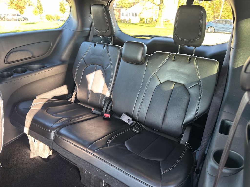 Used 2025 Chrysler Pacifica Select FWD image 13