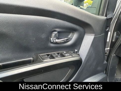 Used 2023 Nissan Titan SV w/ SV Convenience Package RWD image 16