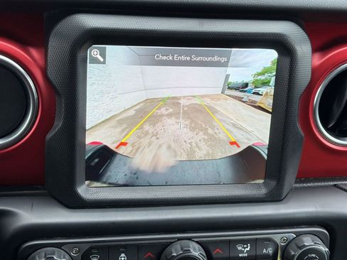 Used 2023 Jeep Gladiator Rubicon w/ LED Lighting Group AWD/4WD image 25