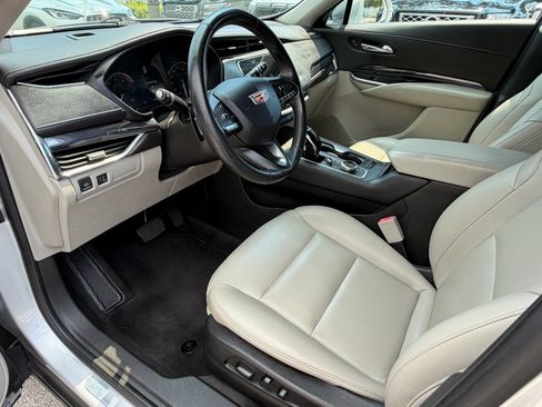 Used 2020 Cadillac XT4 Luxury FWD image 14
