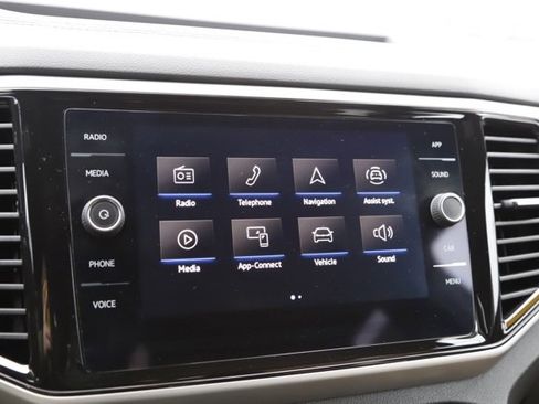 Used 2022 Volkswagen Atlas Cross Sport SE image 22