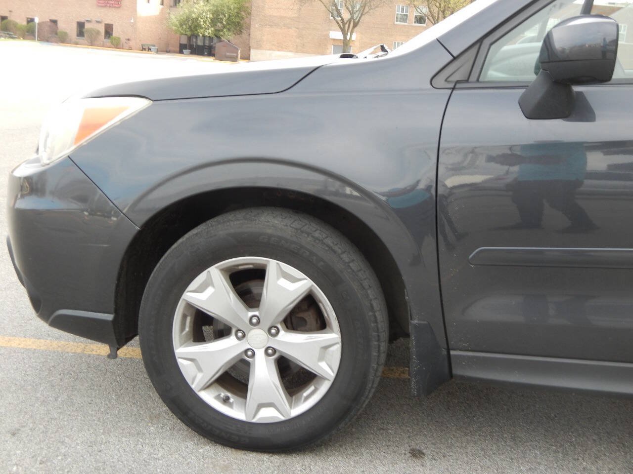 Used 2015 Subaru Forester 2.5i Premium w/ All-Weather Package AWD/4WD image 12