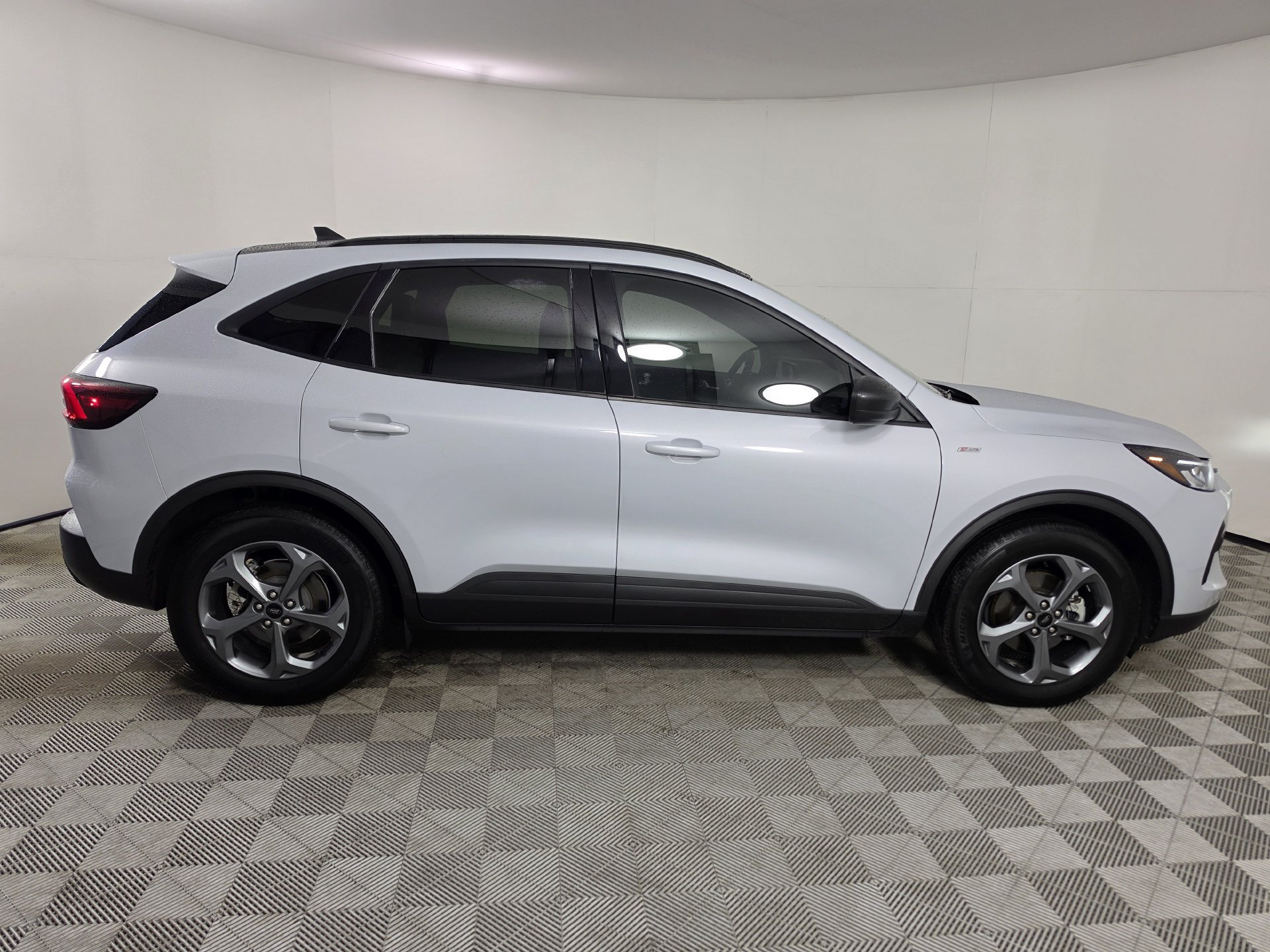 Used 2025 Ford Escape ST-Line w/ Equipment Group 301A FWD image 40