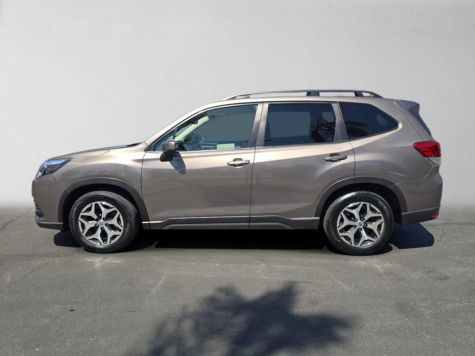 Used 2023 Subaru Forester Premium AWD/4WD image 6