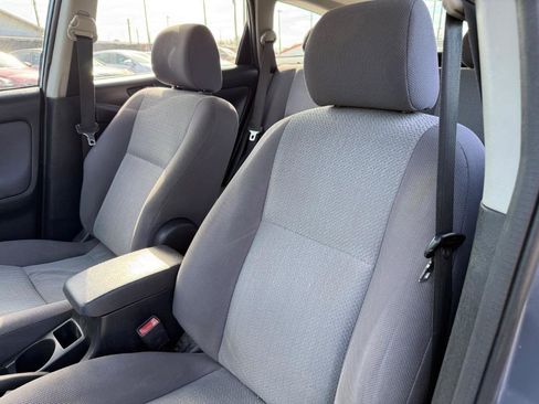 Used 2003 Toyota Matrix image 10