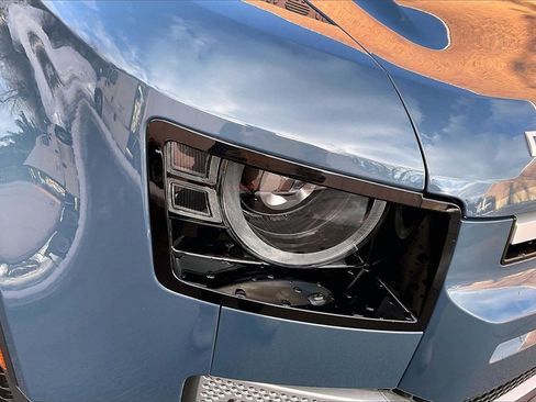 Used 2025 Land Rover Defender 110 S image 32