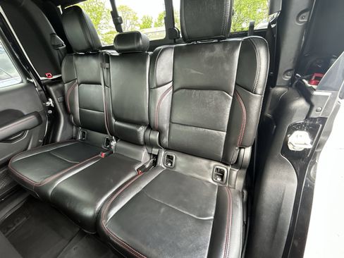 Used 2023 Jeep Gladiator Rubicon w/ LED Lighting Group AWD/4WD image 26