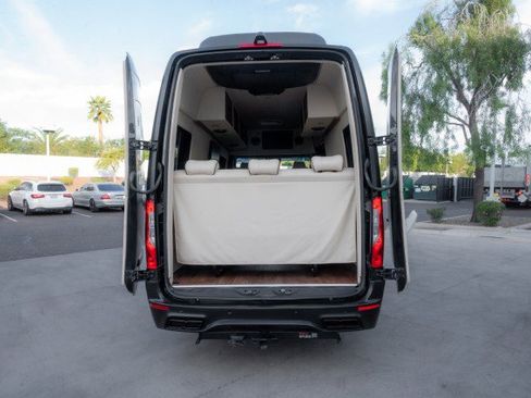 Used 2020 Mercedes-Benz Sprinter 2500 image 9