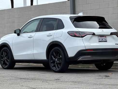 Certified 2023 Honda HR-V Sport image 3