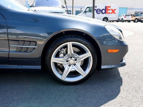 Used 2011 Mercedes-Benz SL 550 image 24