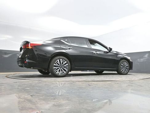 Used 2024 Nissan Altima 2.5 SV AWD/4WD image 42