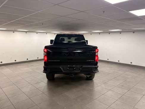 Used 2024 Chevrolet Silverado 2500 Custom w/ Custom Convenience Package image 4