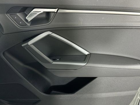 Used 2025 Audi Q3 2.0T Premium w/ Black Optic Sport Package image 23