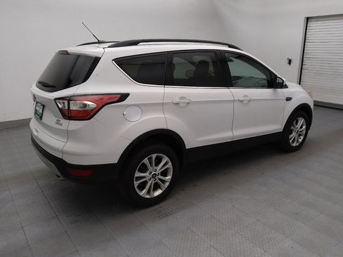 Used 2018 Ford Escape SE w/ Ford Safe & Smart Package FWD image 10