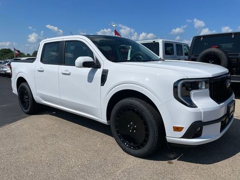 New 2025 Ford Maverick Lobo image 2