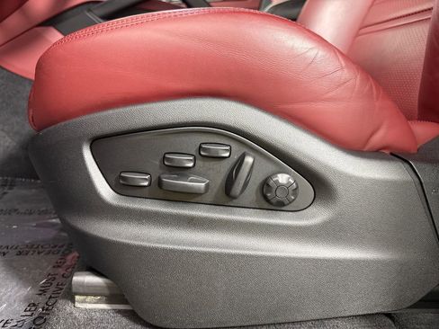 Certified 2023 Porsche Cayenne GTS AWD/4WD image 39