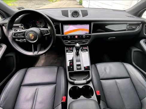 Certified 2023 Porsche Macan S AWD/4WD image 17
