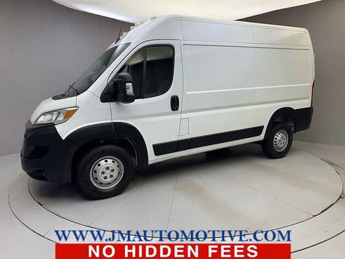 Used 2024 RAM ProMaster 2500 w/ Convenience Group FWD image 1