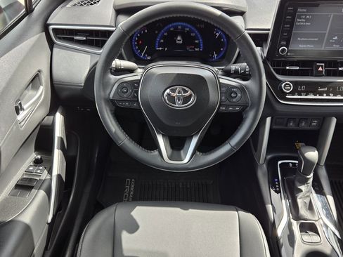 Certified 2022 Toyota Corolla Cross XLE w/ Convenience Package image 6