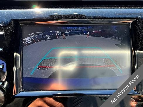 Used 2018 Toyota Camry LE FWD image 17