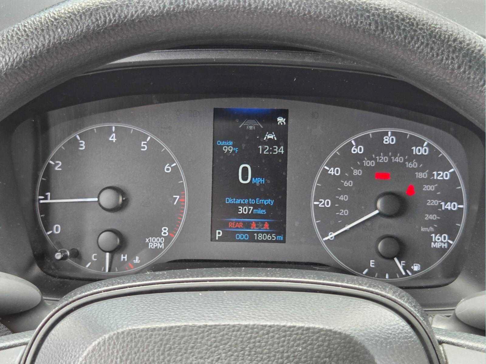Used 2025 Toyota Corolla LE FWD image 30