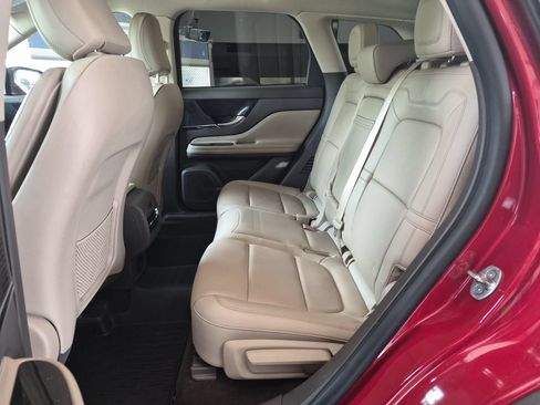 Used 2022 Lincoln Corsair FWD w/ Premium Package image 11