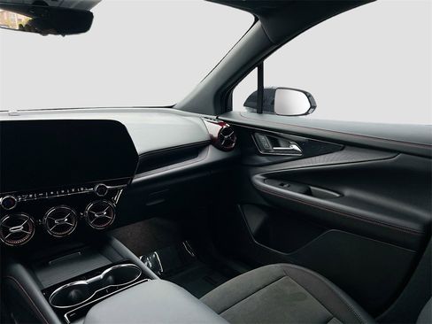 Used 2025 Chevrolet Blazer EV RS image 23