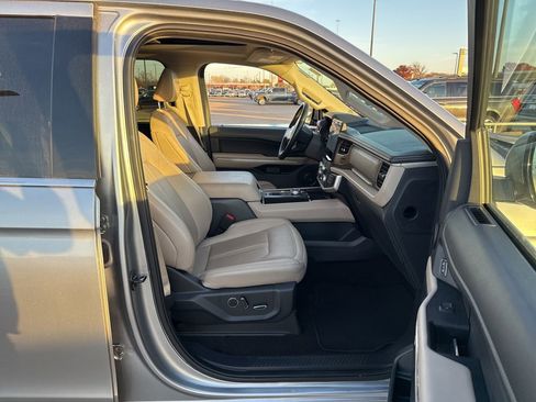 Used 2024 Ford Expedition Max Limited image 15