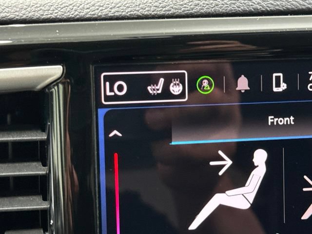 Used 2024 Chrysler Pacifica Touring-L FWD image 4
