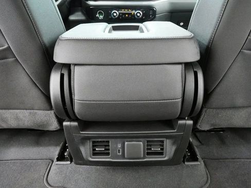 Used 2023 GMC Sierra 1500 SLT image 10