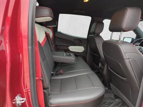 Used 2024 GMC Canyon AT4X w/ AT4X AEV Edition image 20