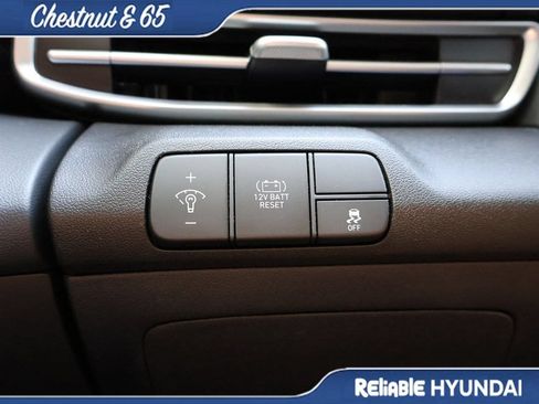 Used 2025 Hyundai Elantra Limited FWD image 32
