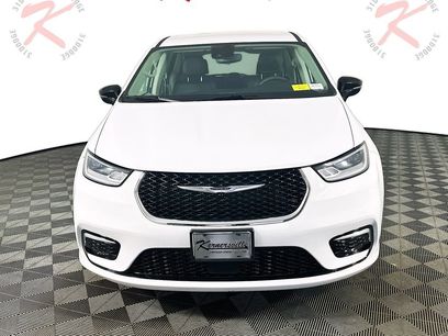 Used 2024 Chrysler Pacifica Touring-L