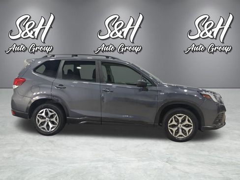 Used 2022 Subaru Forester Premium AWD/4WD image 21
