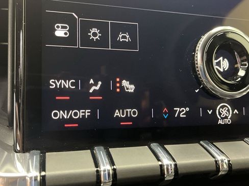 Used 2025 GMC Acadia Elevation w/ Elevation Premium Package AWD/4WD image 26