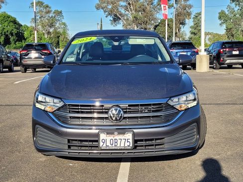 Used 2024 Volkswagen Jetta SE image 2